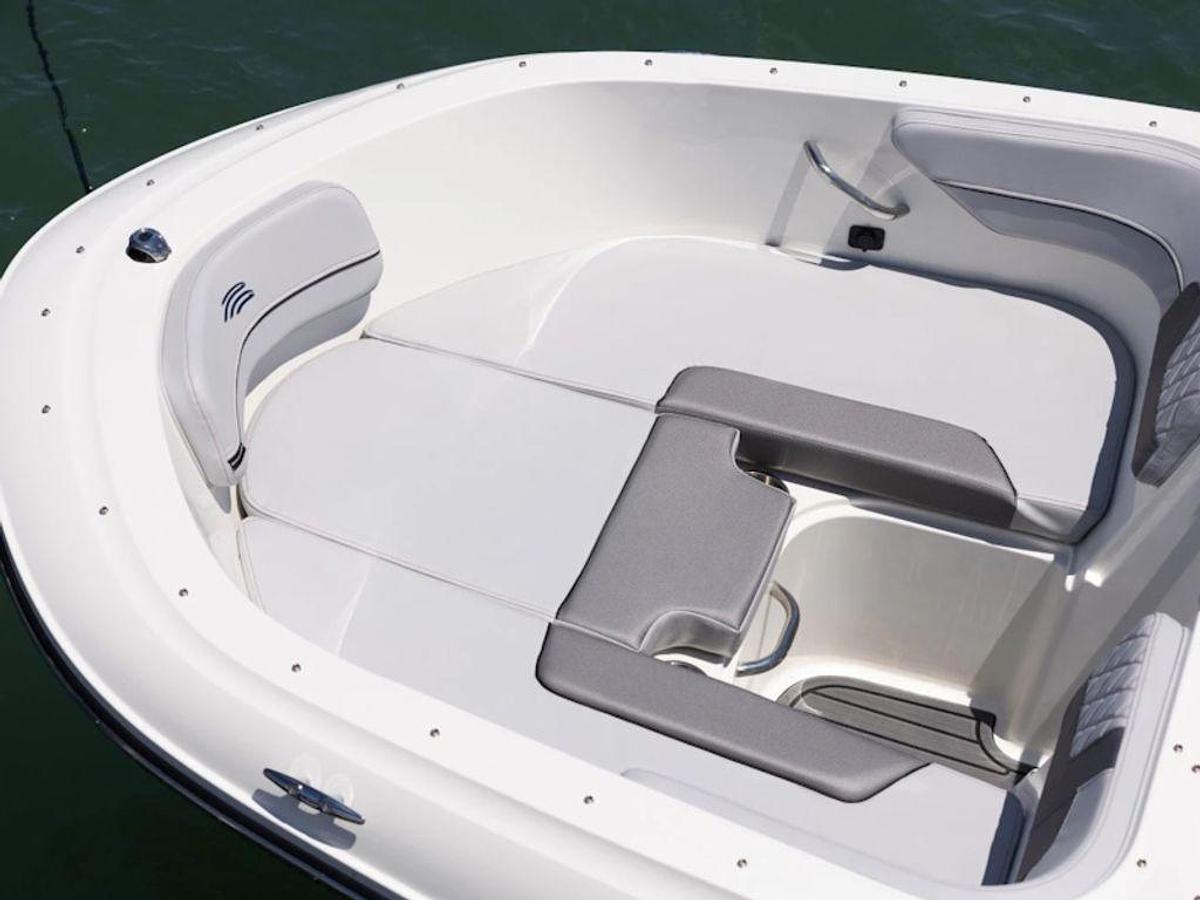 2026 Bayliner VR4 Outboard Base