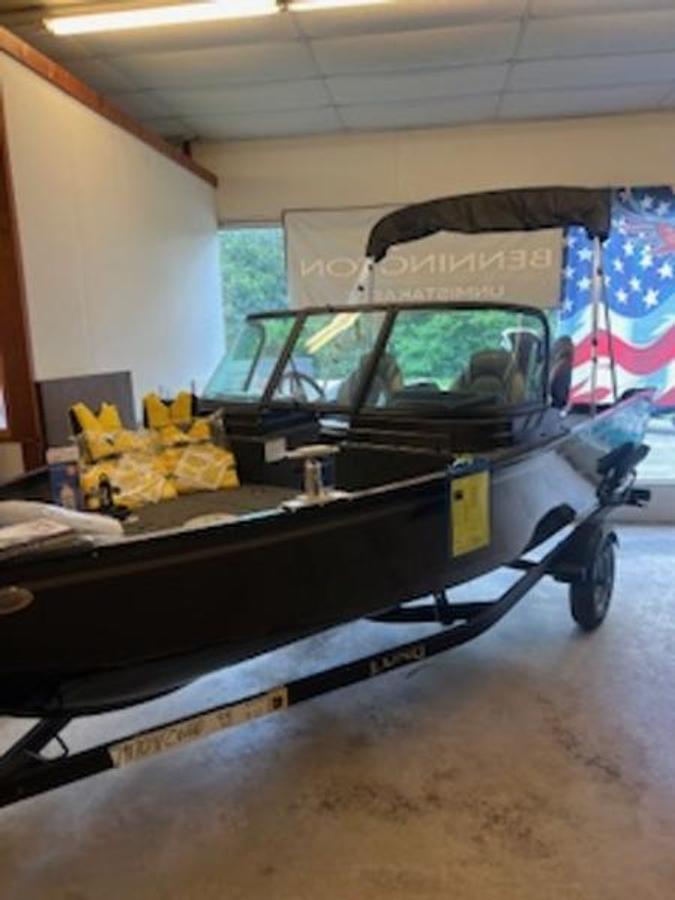 2025 Lund 1650 Angler Sport