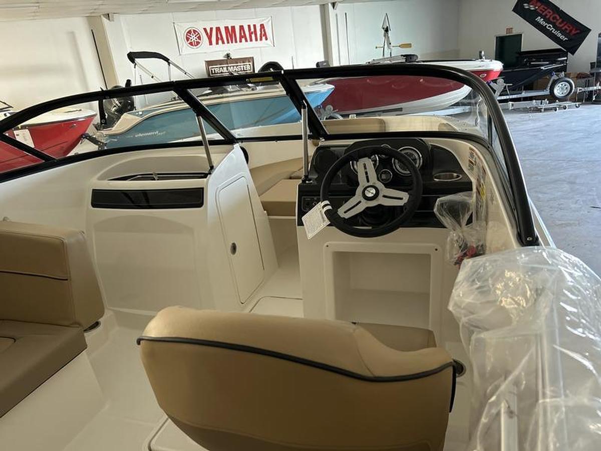 2023 Bayliner VR4 Bowrider - Outboard