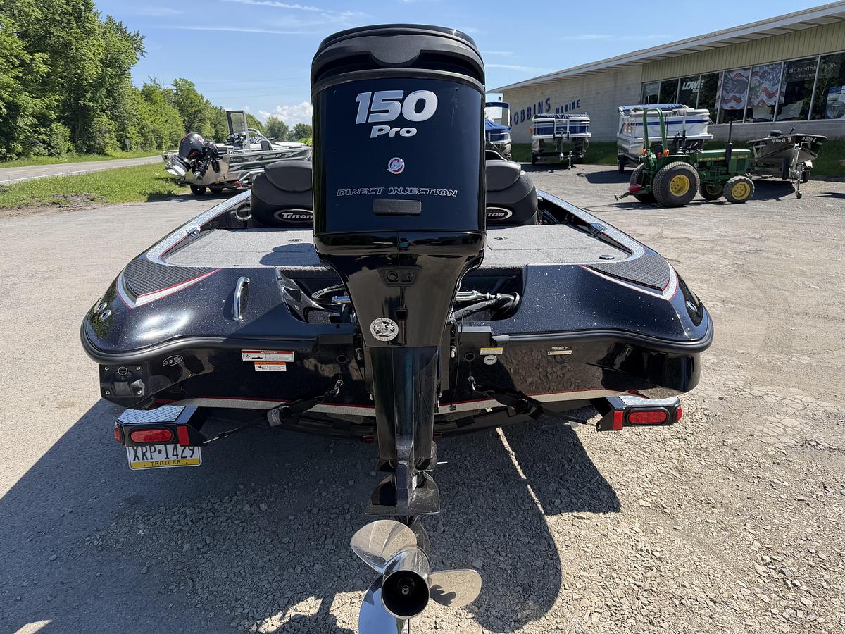 Used 2014 TRITON 18XS