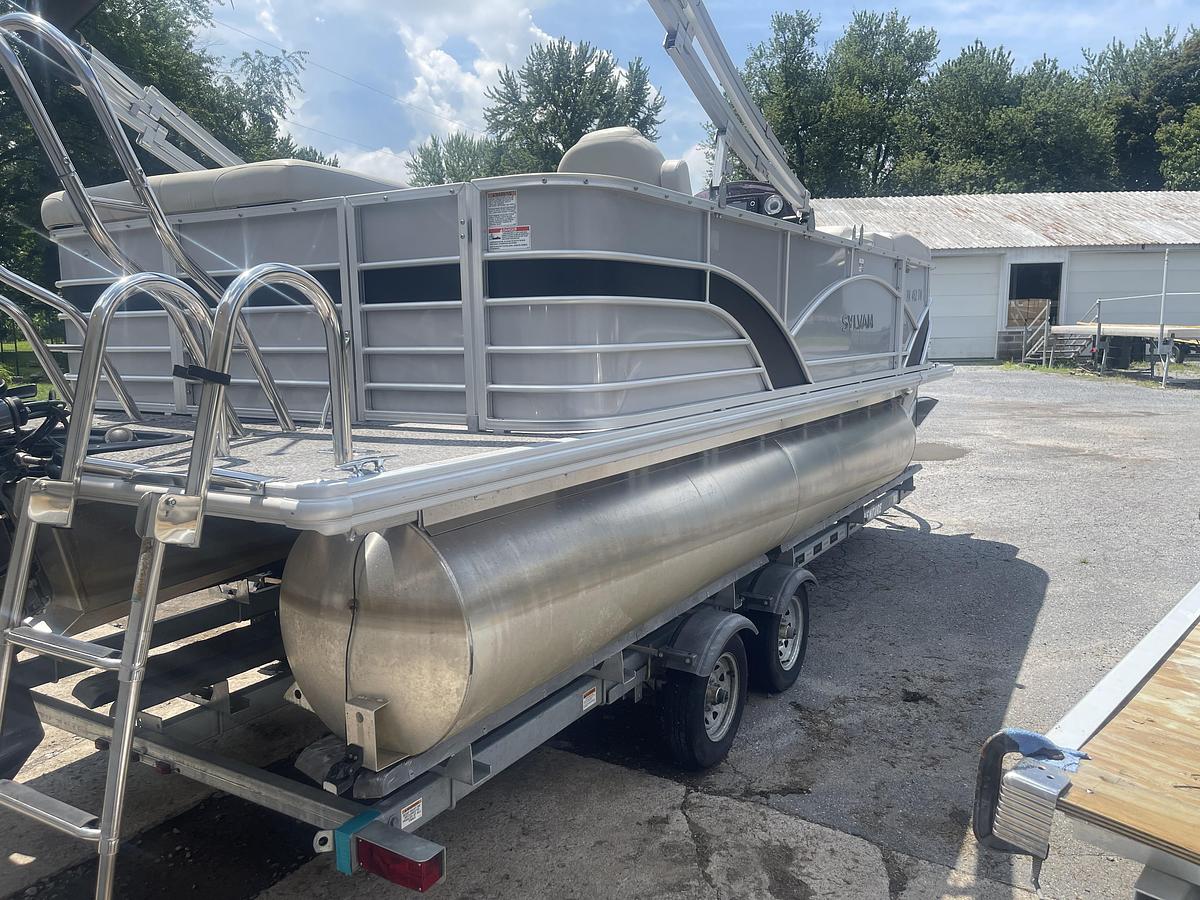 Used 2018 SYLVAN MIRAGE 8520 S TRI TOON