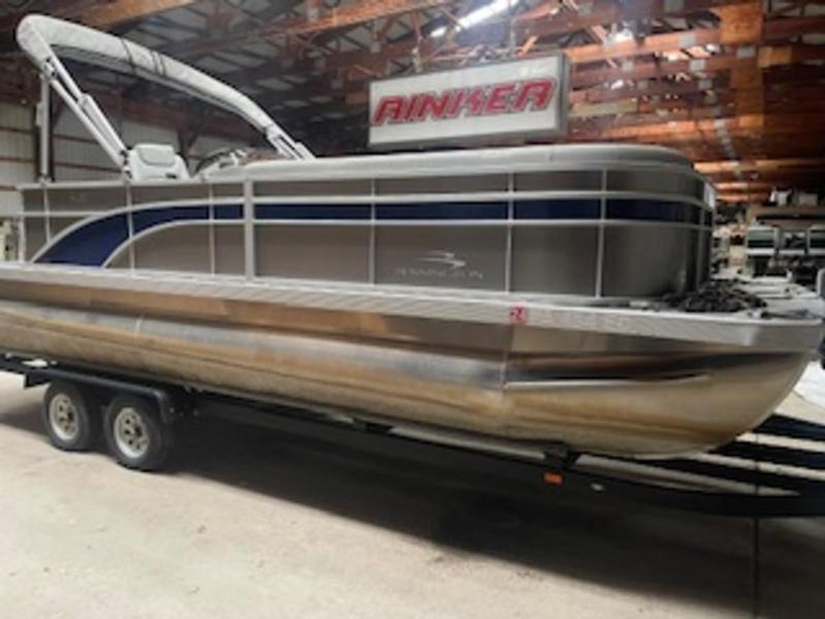 Used 2022 Bennington 22 SL (CONSIGNMENT) 11 ENGINE HOURS