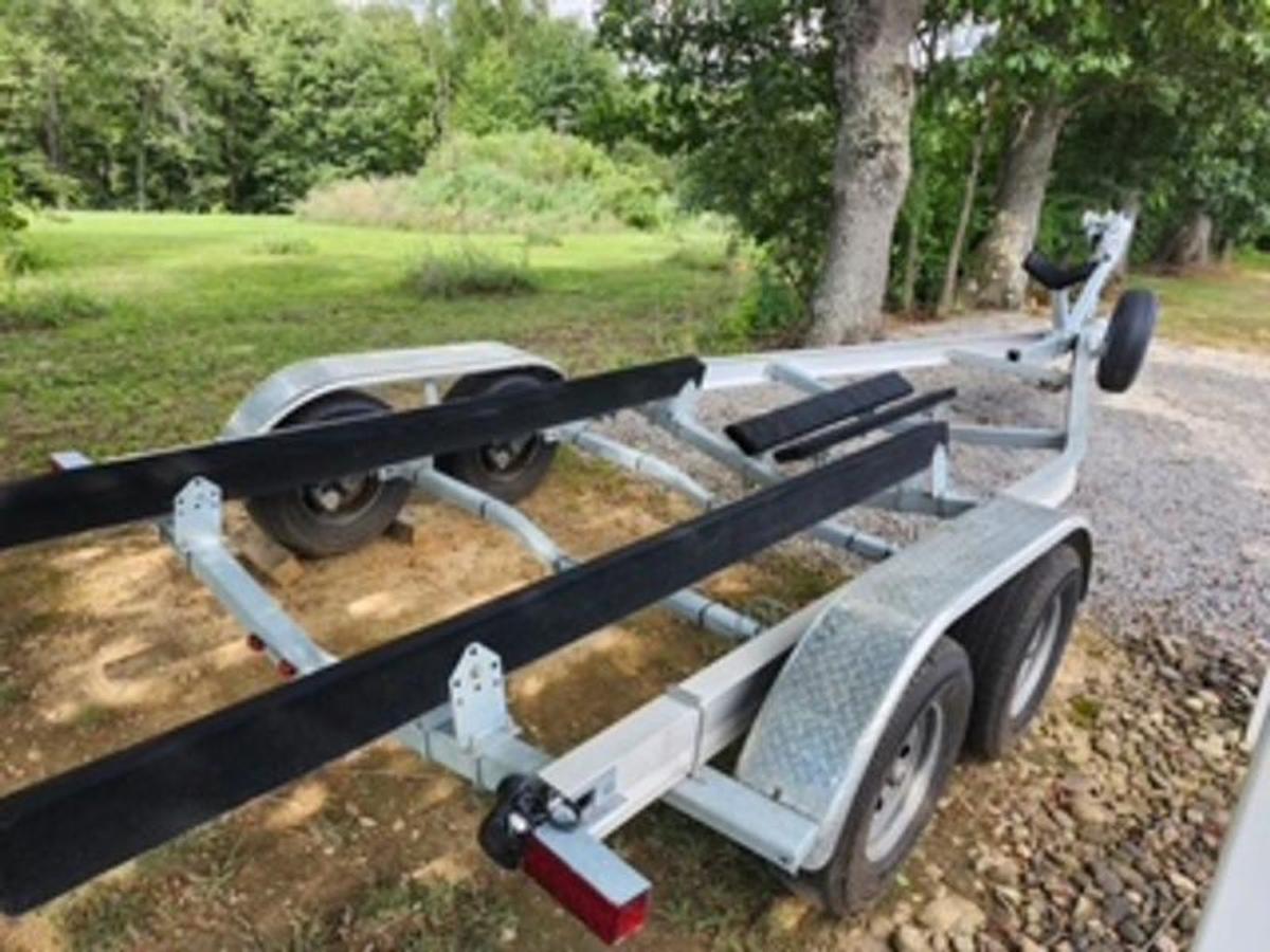 Used 2022 Load Rite 5 STARR Aluminum Tandem And Triaxle Bunk 5S-AC25T6300102LTB1