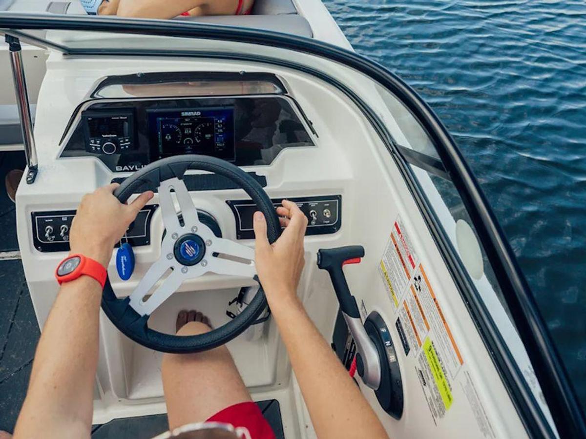 2025 Bayliner DX2050 Base