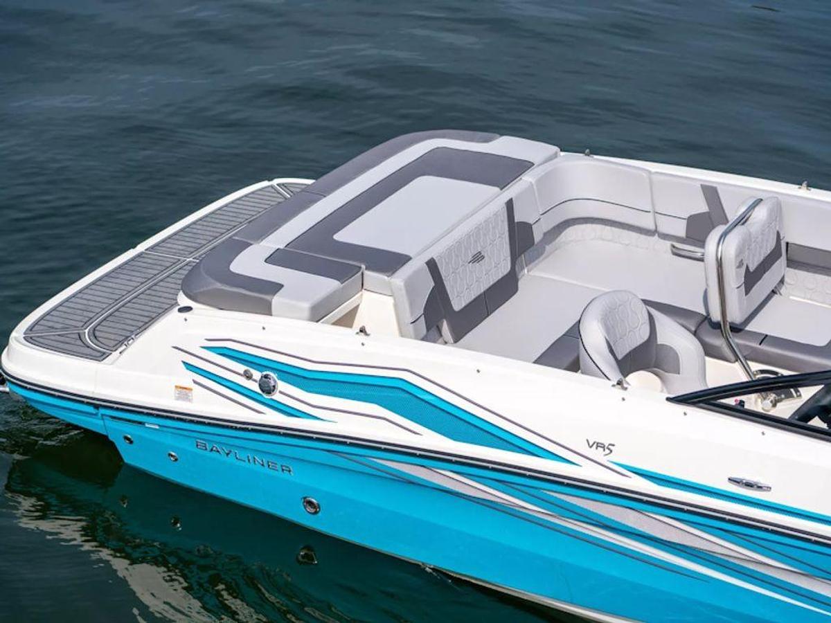 2025 Bayliner VR5 Bowrider Base
