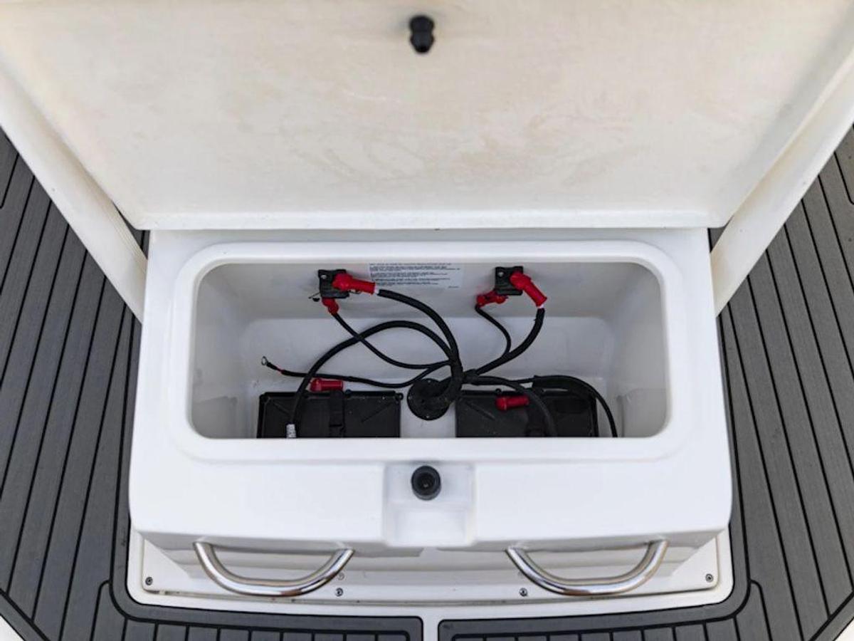 2026 Bayliner T22CC Base