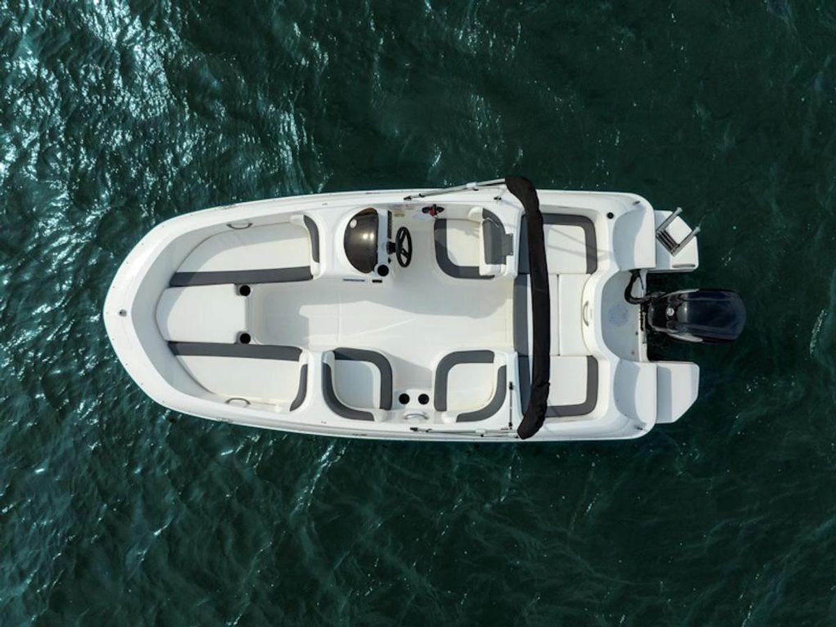 2026 Bayliner E16 Base