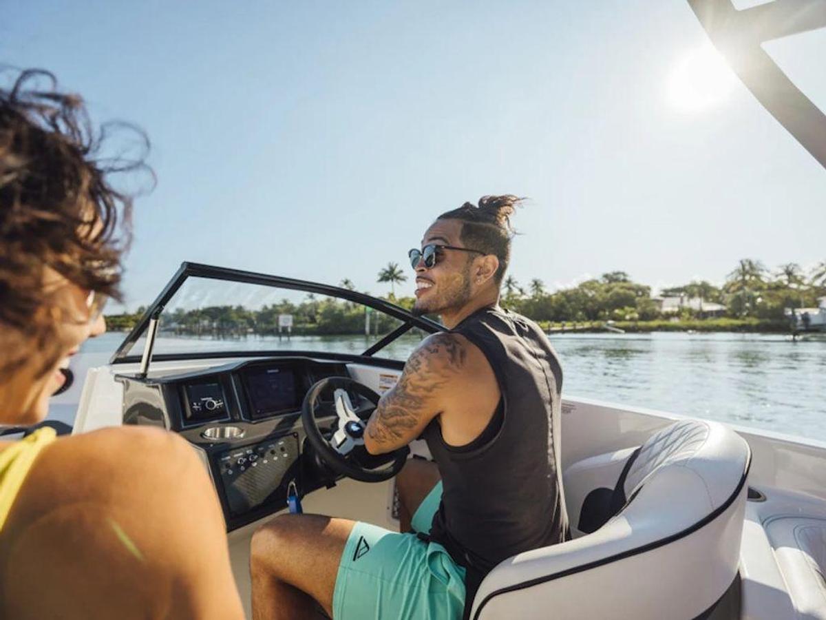 2026 Bayliner VR6 Outboard Base