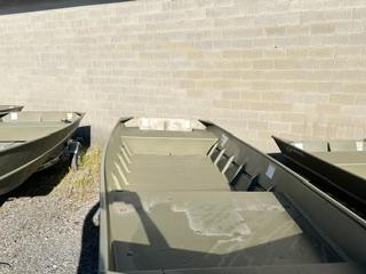 2026 Lowe Boats L1852MT AURA Tiller