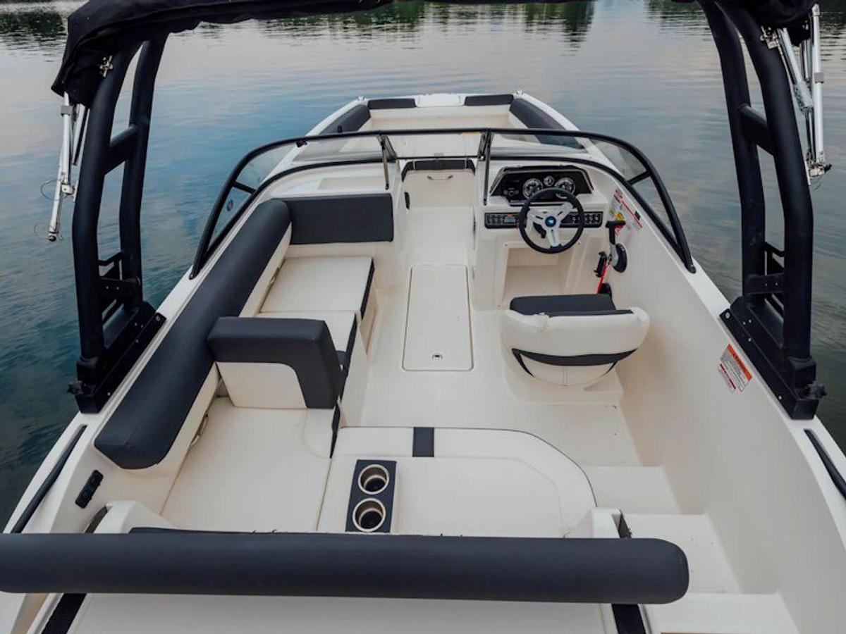 2026 Bayliner D20I Base
