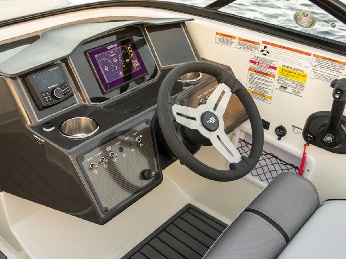 2026 Bayliner VR5 Outboard Base