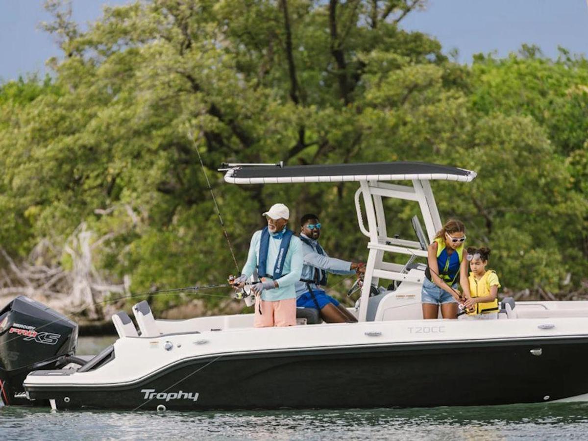 2026 Bayliner T20CC Base