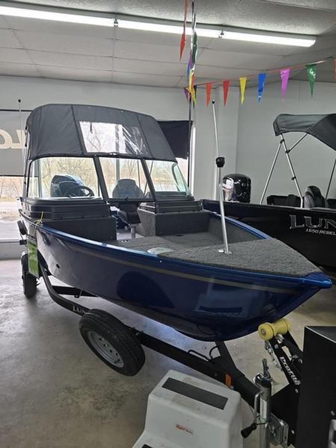 2026 Lund 1650 Angler Sport