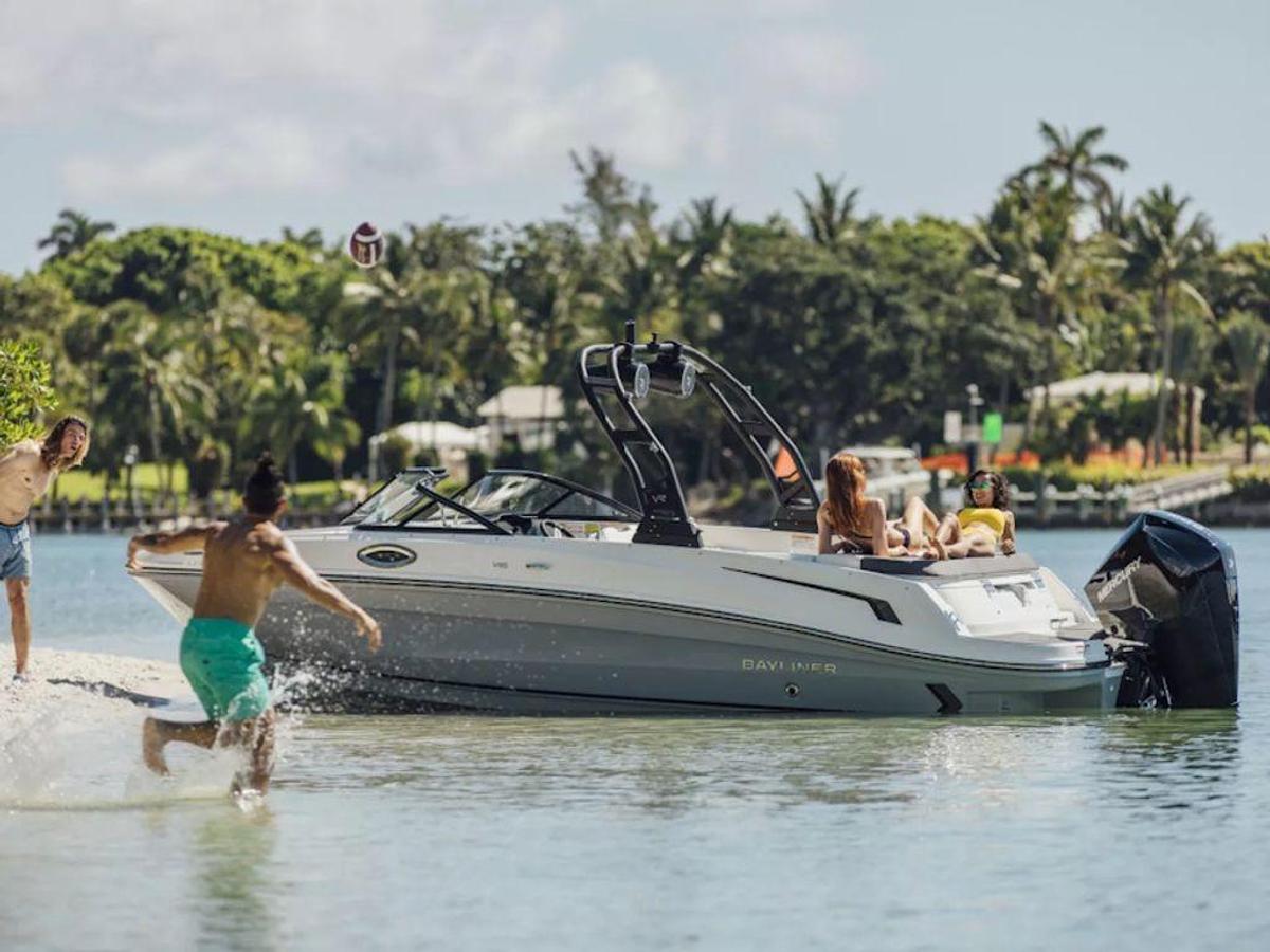 2026 Bayliner VR6 Outboard Base