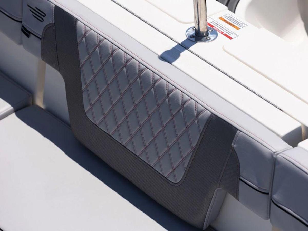2026 Bayliner VR4 Outboard Base