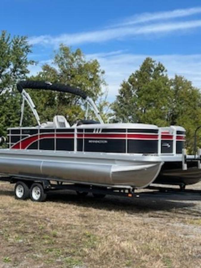 2026 Bennington SX Stern Lounge 22 SXCW