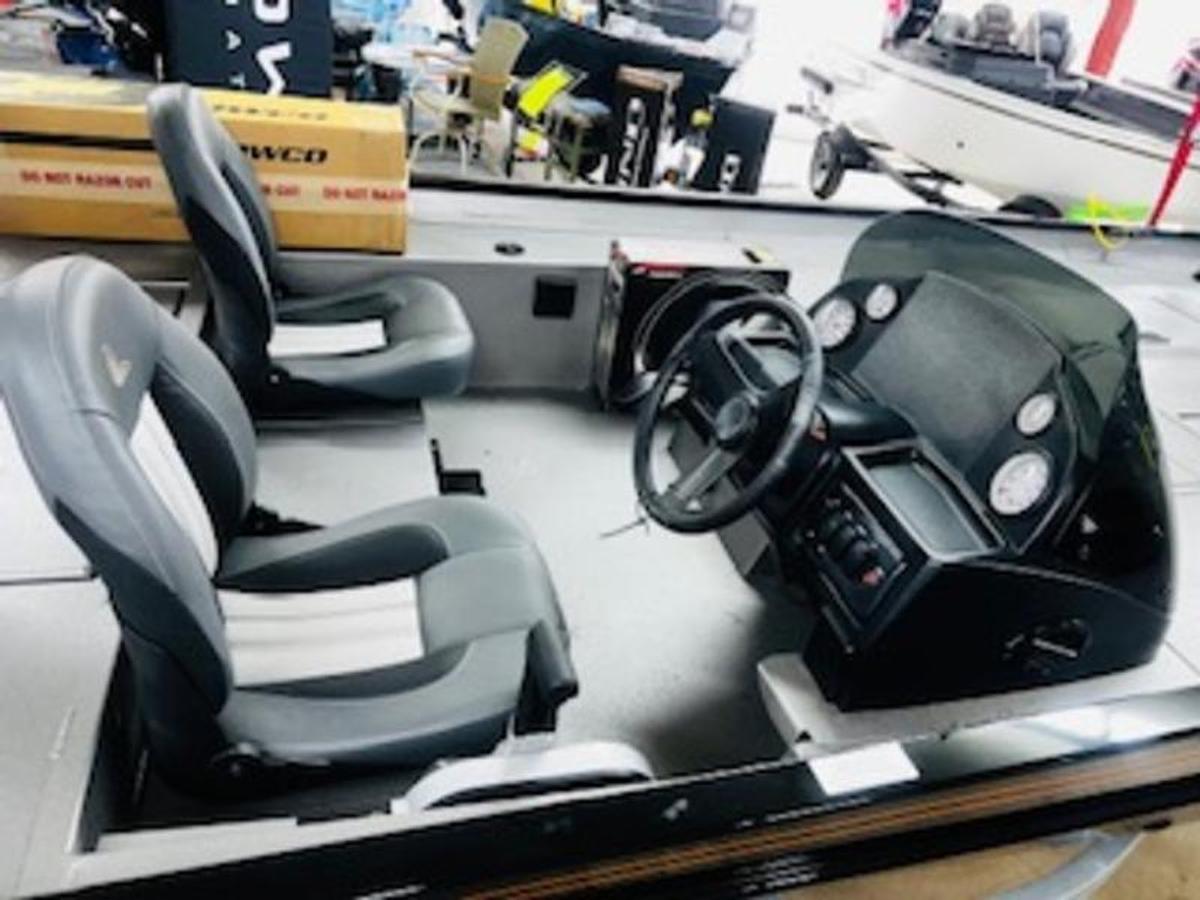 2023 Lowe Boats Legacy