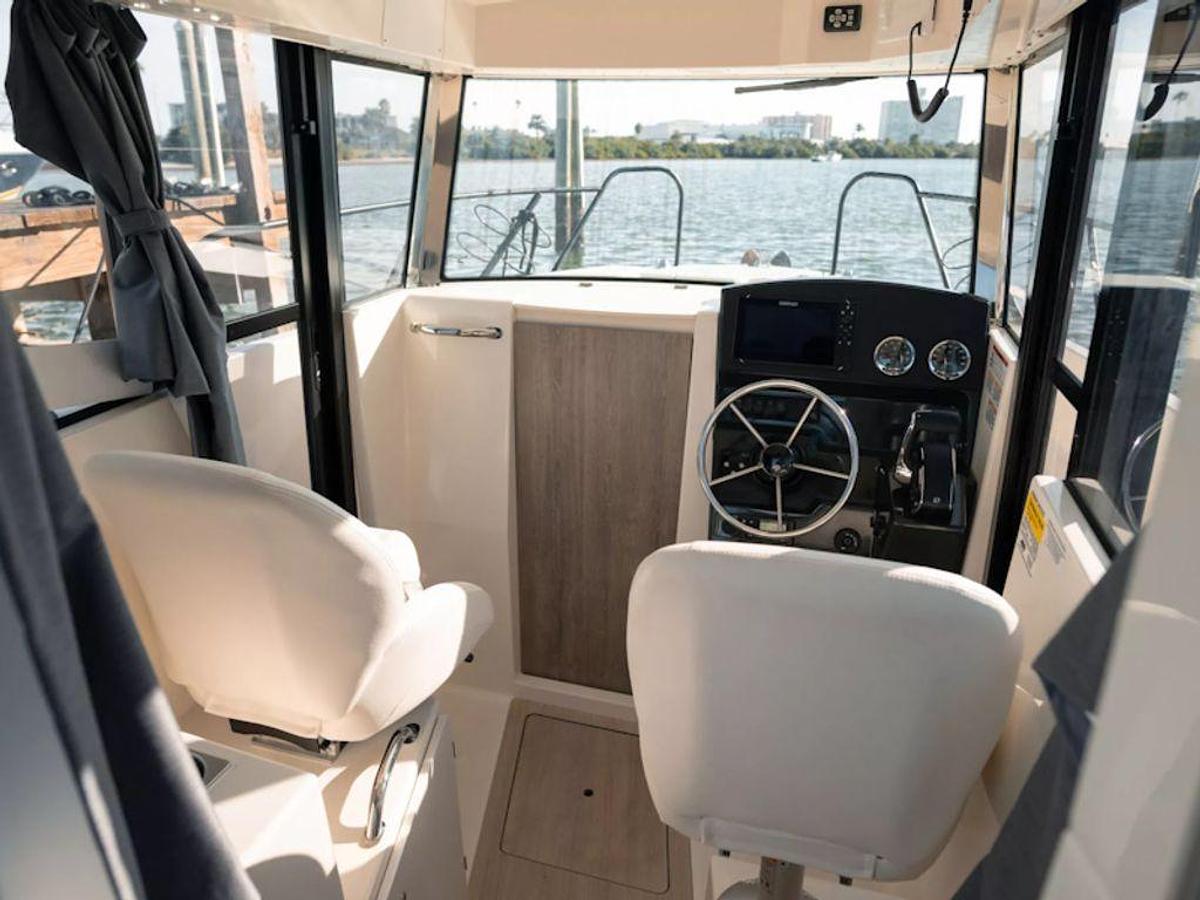 2025 Bayliner T23 Pilothouse Base