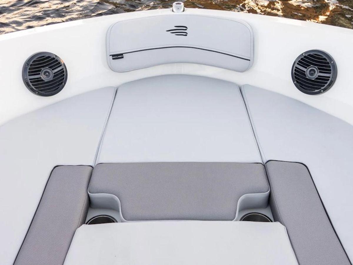 2026 Bayliner VR5 Outboard Base