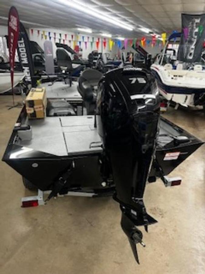 2023 Lowe Boats Legacy