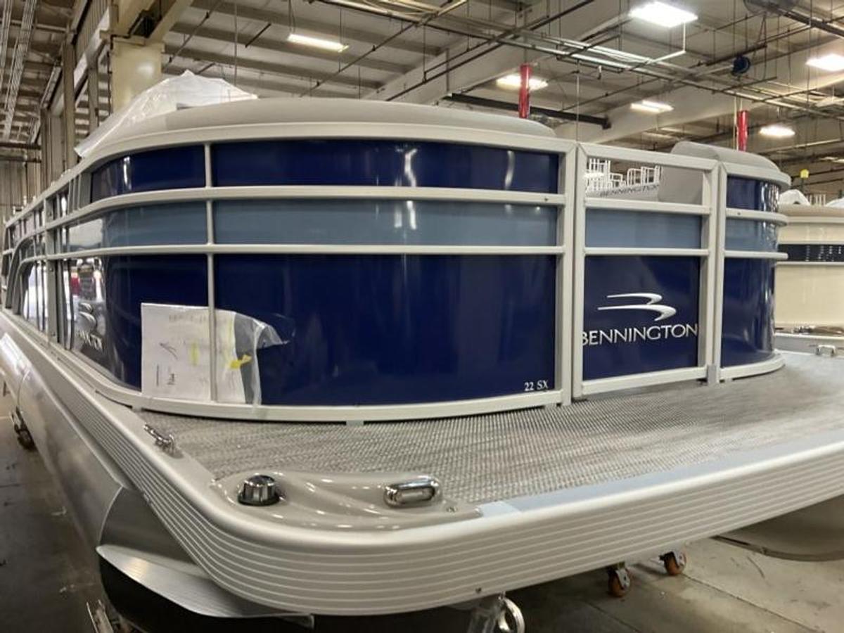 2024 Bennington 22 SXSB