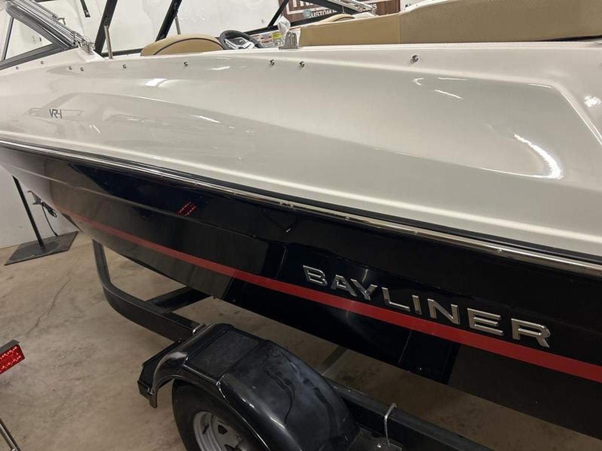 2024 Bayliner VR4 Bowrider I/O