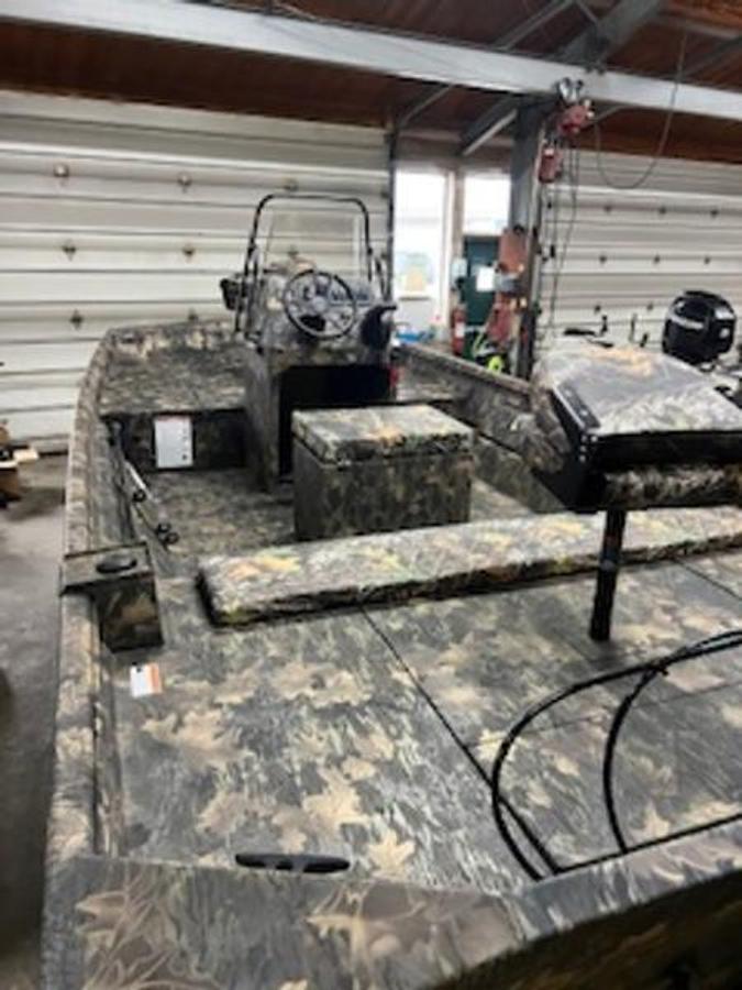 2025 Lowe Boats RX1870 Pathfinder