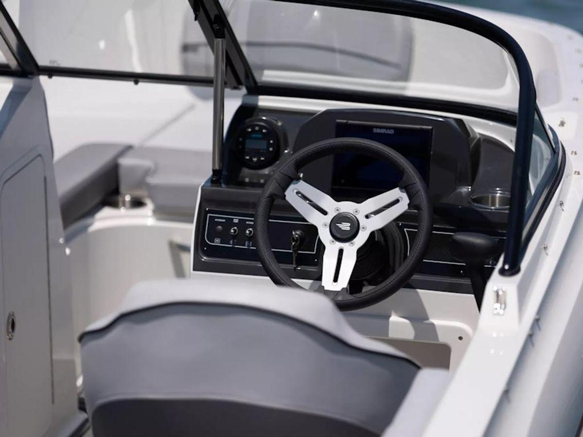 2025 Bayliner VR4 Bowrider - Outboard Base