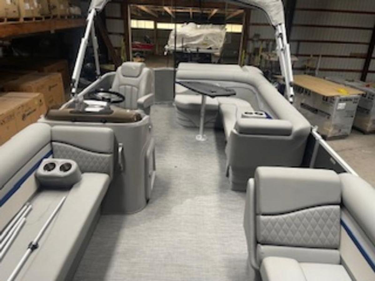 Used 2022 Bennington 22 SL (CONSIGNMENT) 11 ENGINE HOURS