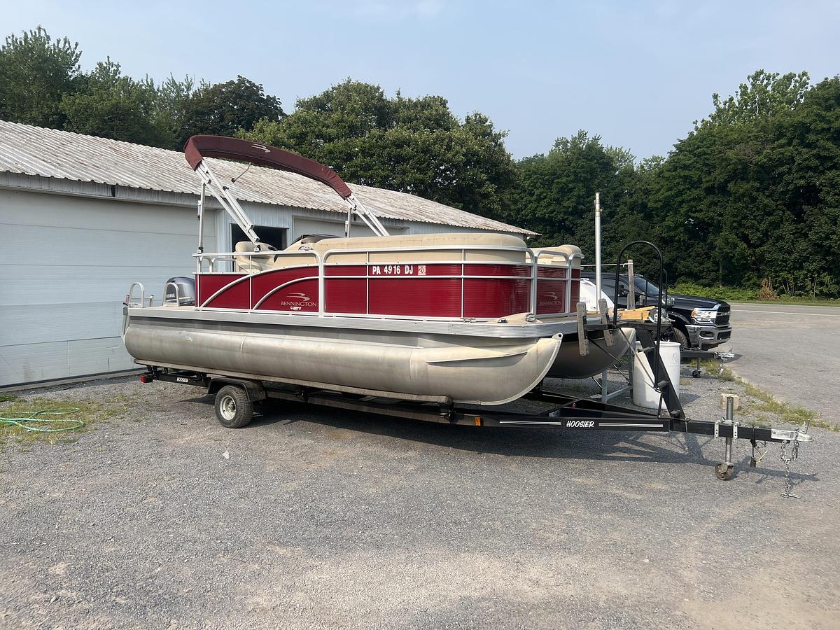 Used BENNINGTON 20SLX