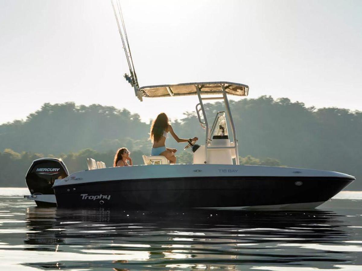 2025 Bayliner T18 Base