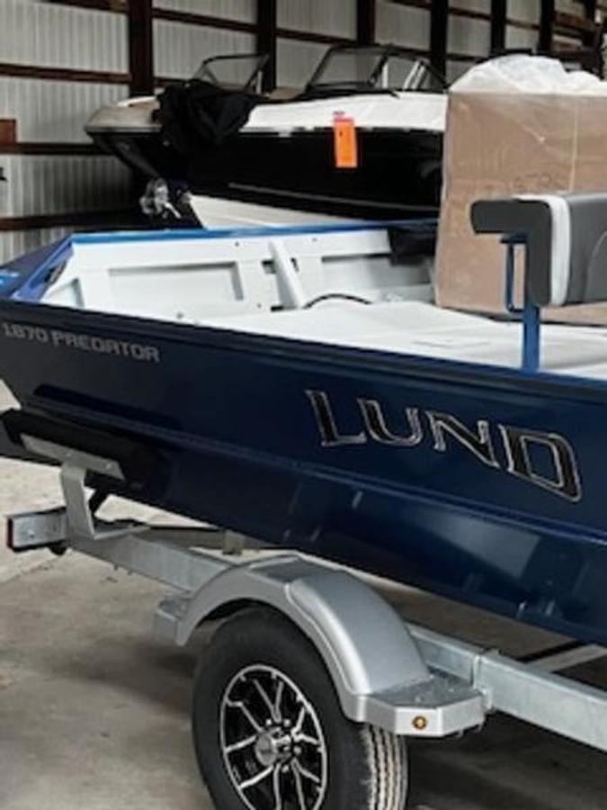 2026 Lund 1870 Predator CC