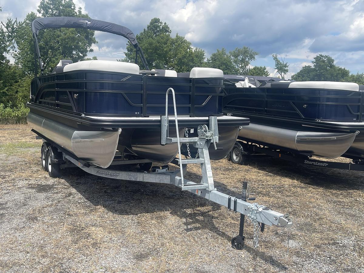2027 Bennington S1 Swingback 22 SSB TRI-TOON - SALTWATER PACKAGE
