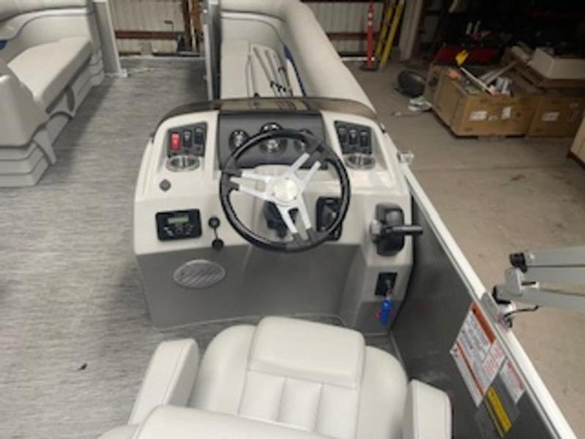 Used 2022 Bennington 22 SL (CONSIGNMENT) 11 ENGINE HOURS