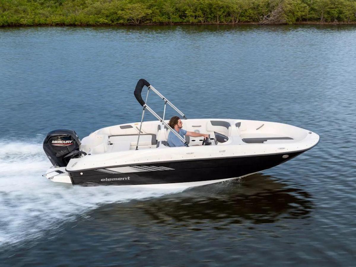2026 Bayliner E18 Base