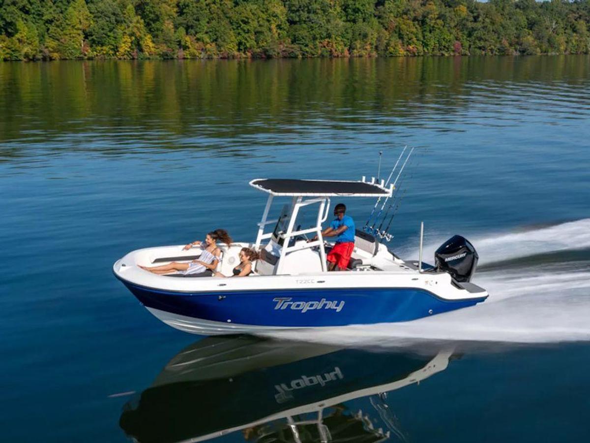 2026 Bayliner T22CC Base
