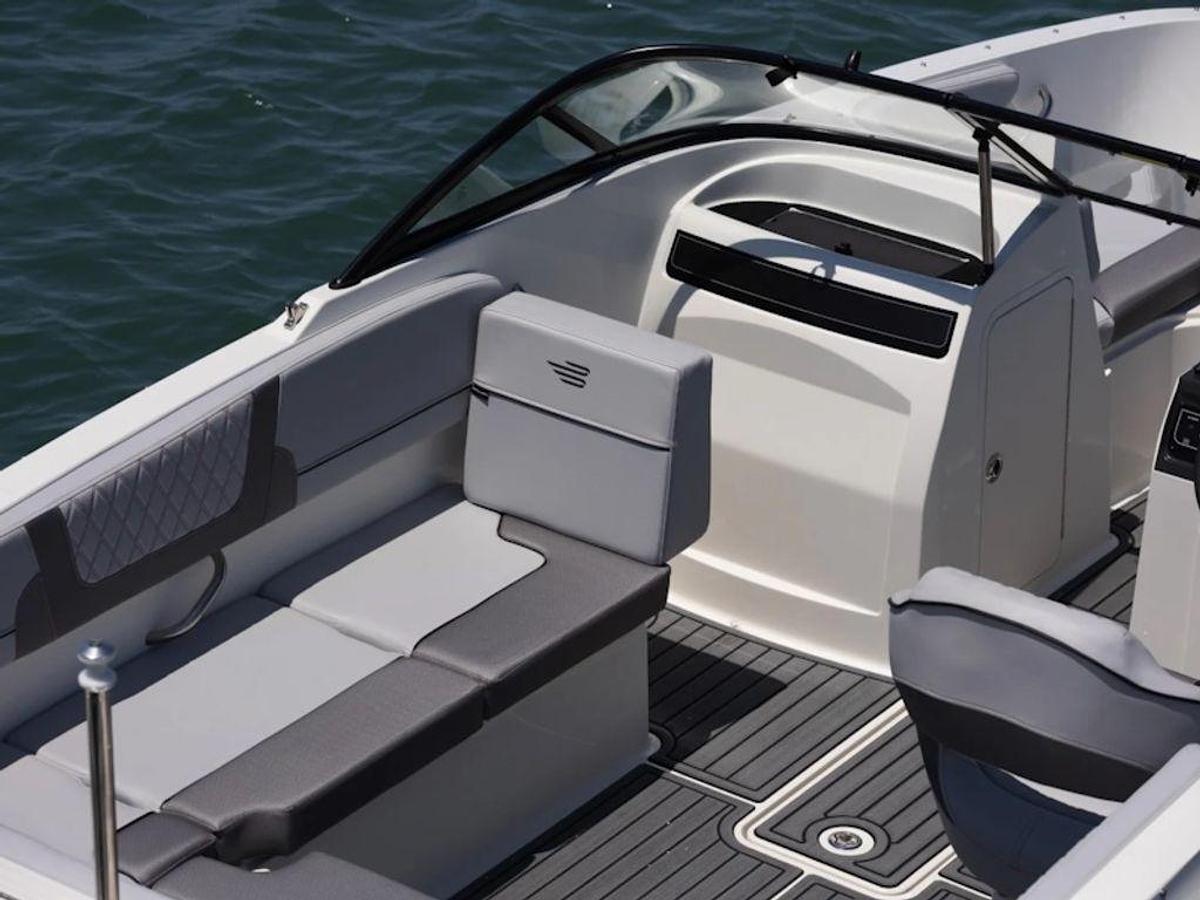 2026 Bayliner VR4 Outboard Base