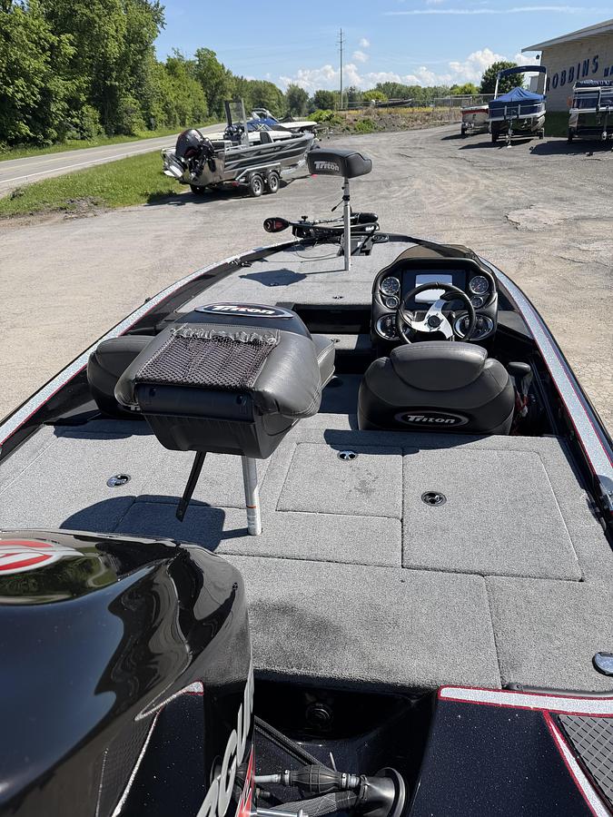 Used 2014 TRITON 18XS