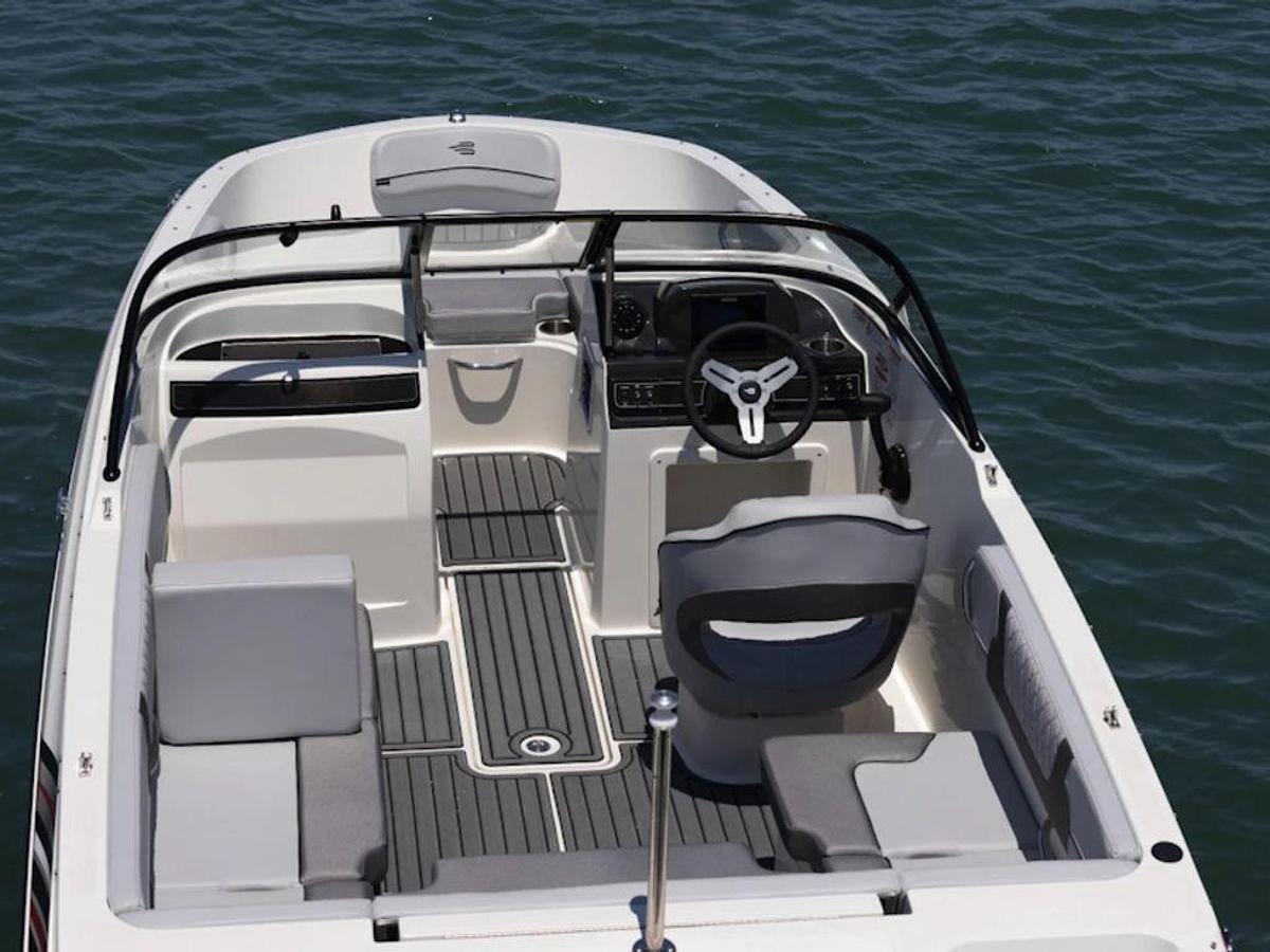 2026 Bayliner VR4 Outboard Base