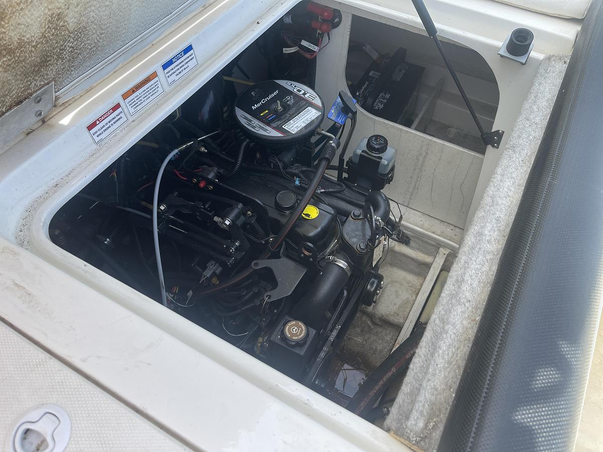 Used 2015 Bayliner 185br