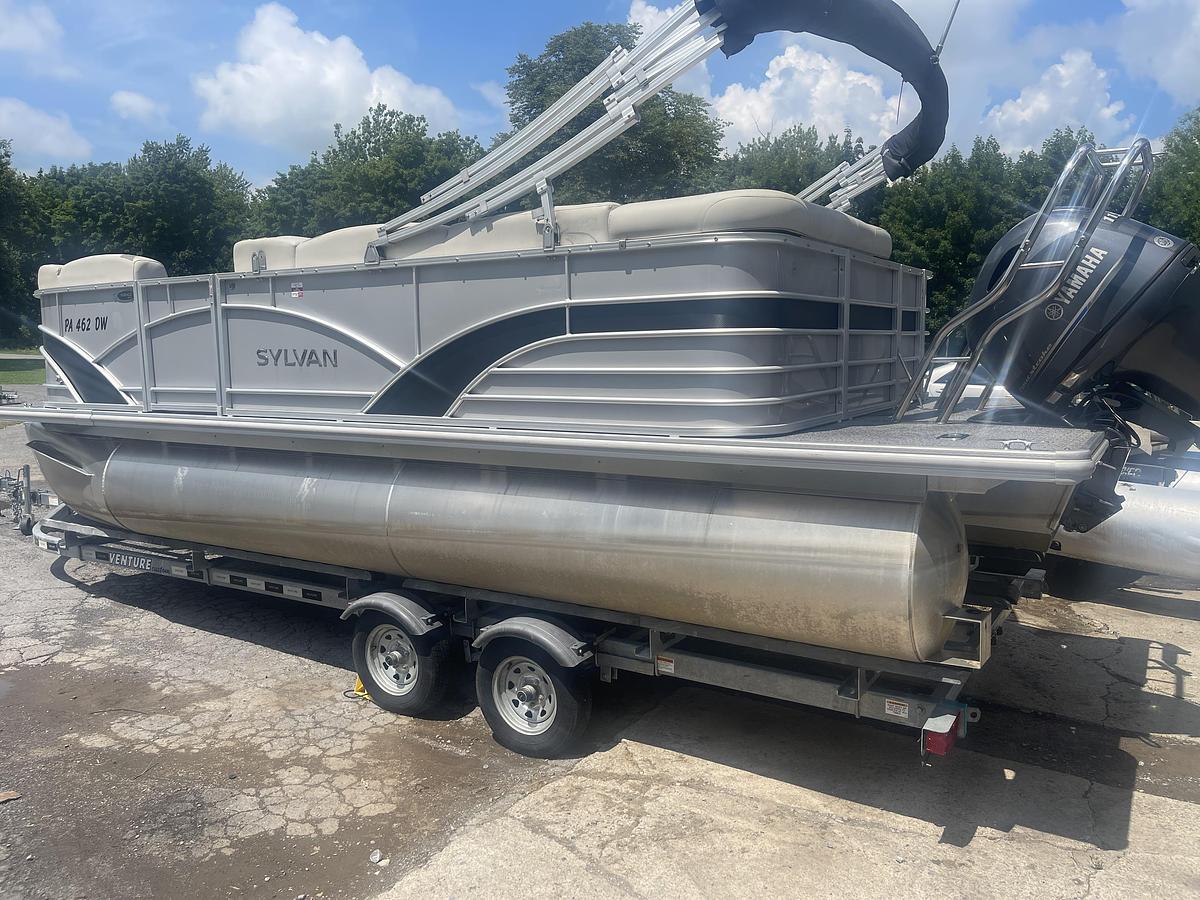 Used 2018 SYLVAN MIRAGE 8520 S TRI TOON