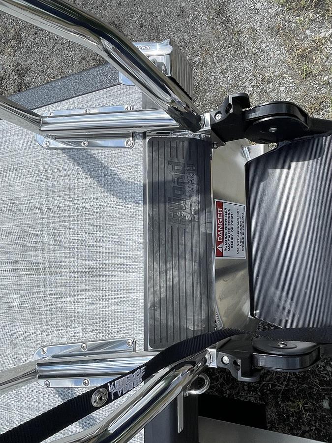 2027 Bennington S1 Swingback 22 SSB TRI-TOON - SALTWATER PACKAGE