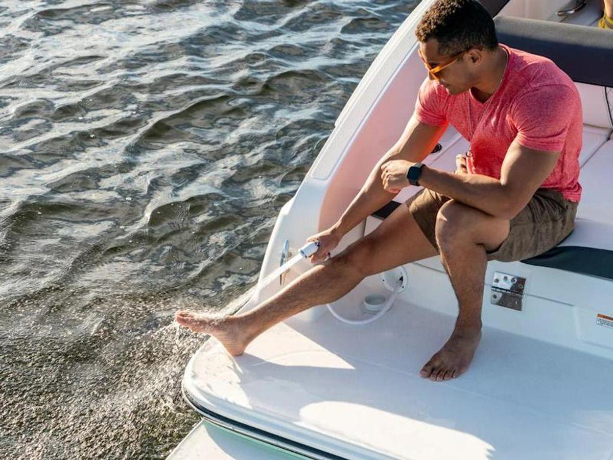 2025 Bayliner DX2250 Base