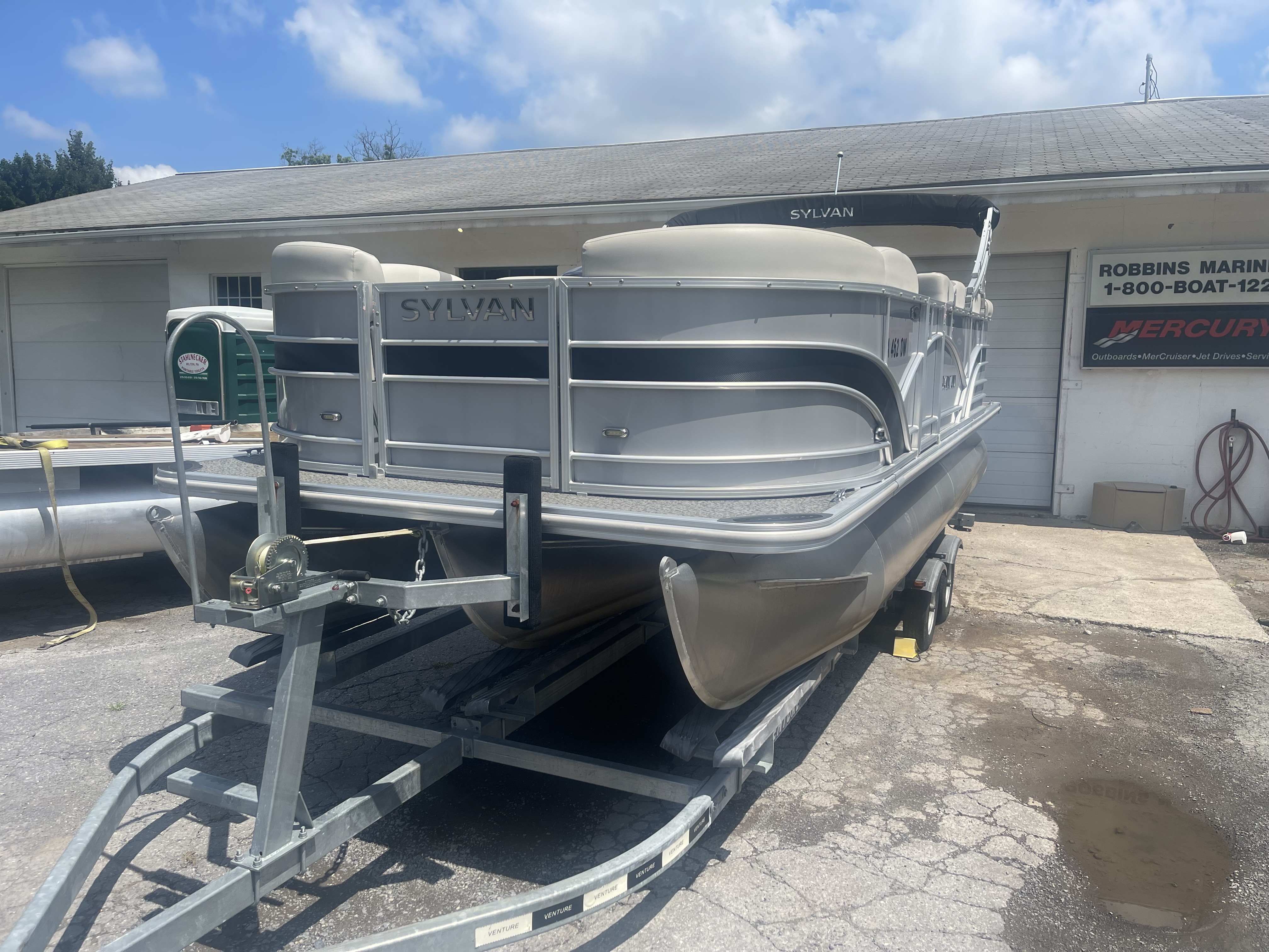 Used 2018 SYLVAN MIRAGE 8520 S TRI TOON