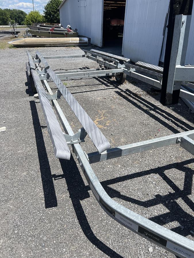 Used G3 PONTOON