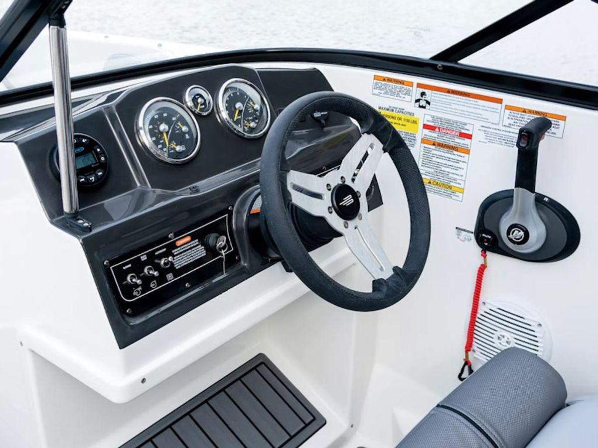 2025 Bayliner VR4 Bowrider Base