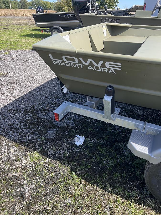 2026 Lowe Boats L1852MT AURA Tiller