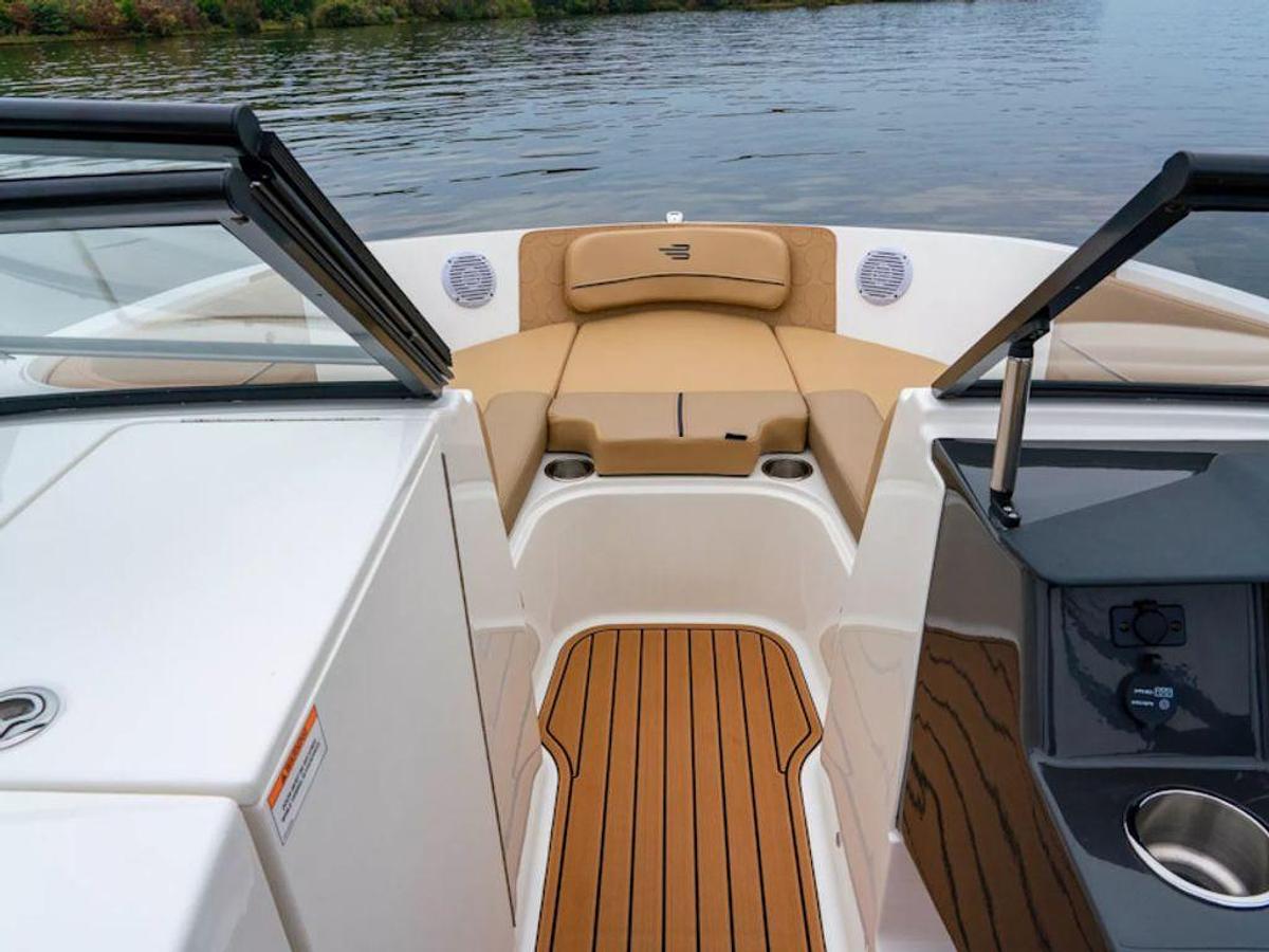 2025 Bayliner VR6 Bowrider Base