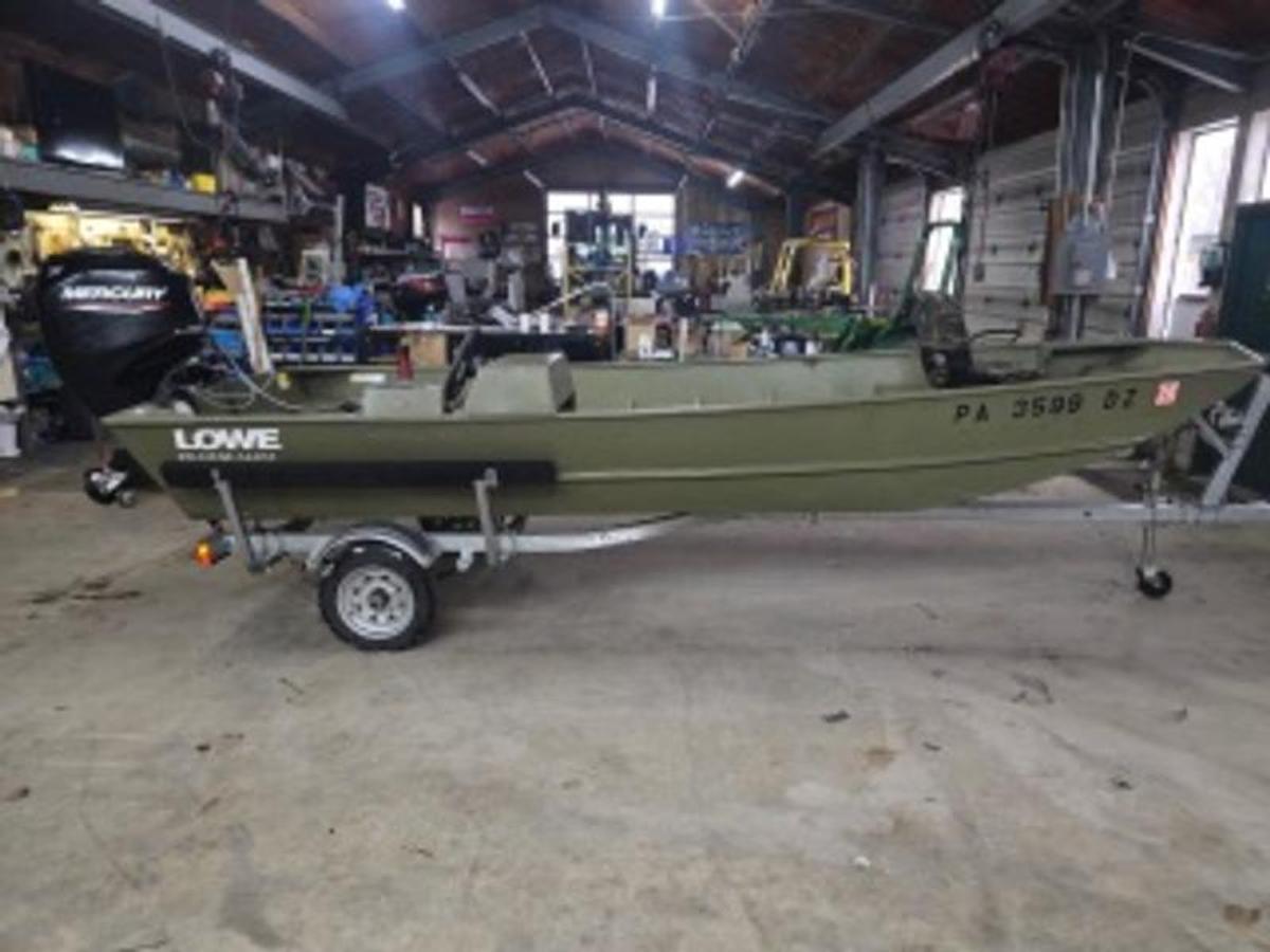 Used 2021 Lowe Boats L1648M Aura