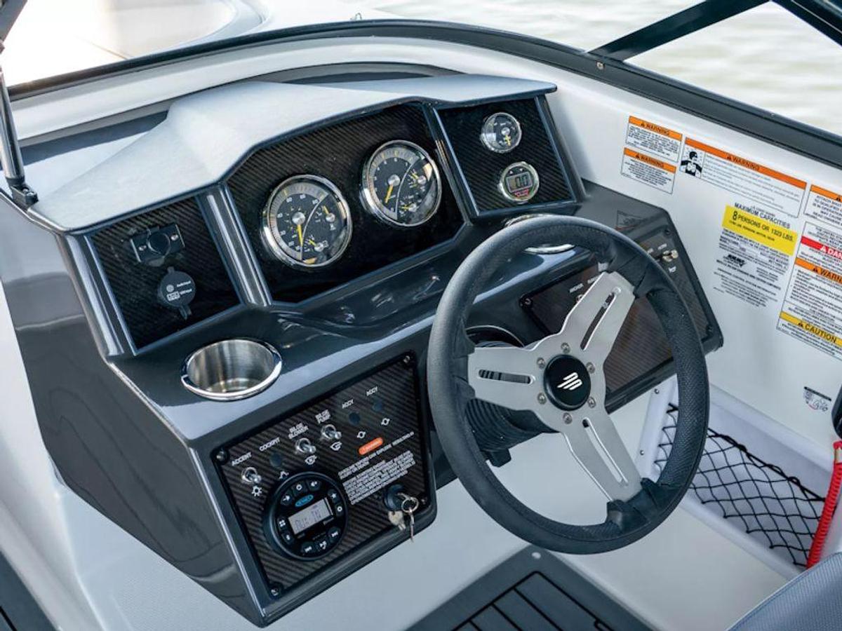 2025 Bayliner VR5 Bowrider Base